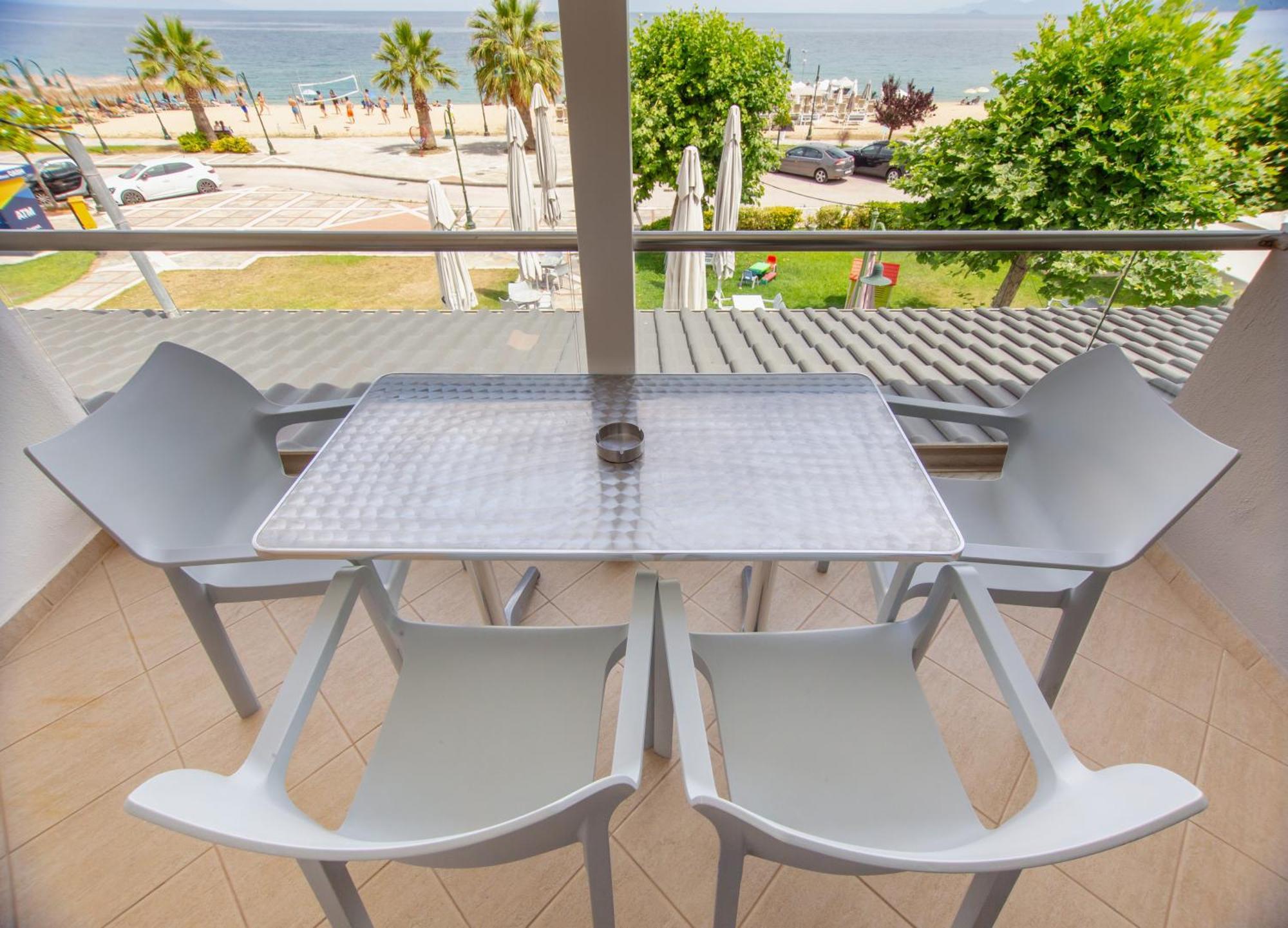 Amalia Mare Sea View Apartment Nea Vrasna Ruang foto