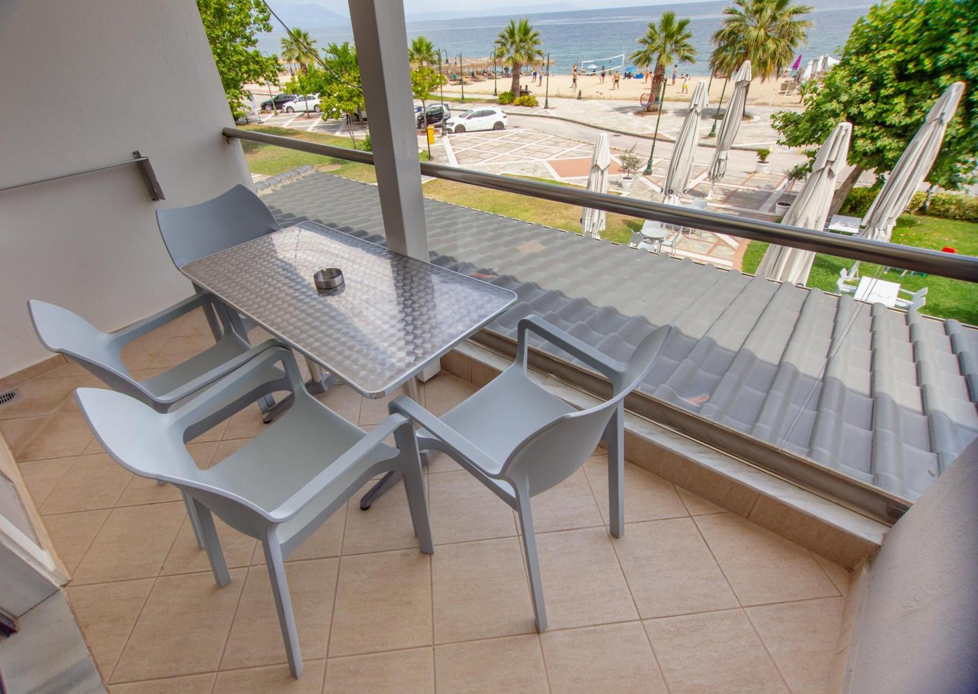 Amalia Mare Sea View Apartment Nea Vrasna Ruang foto