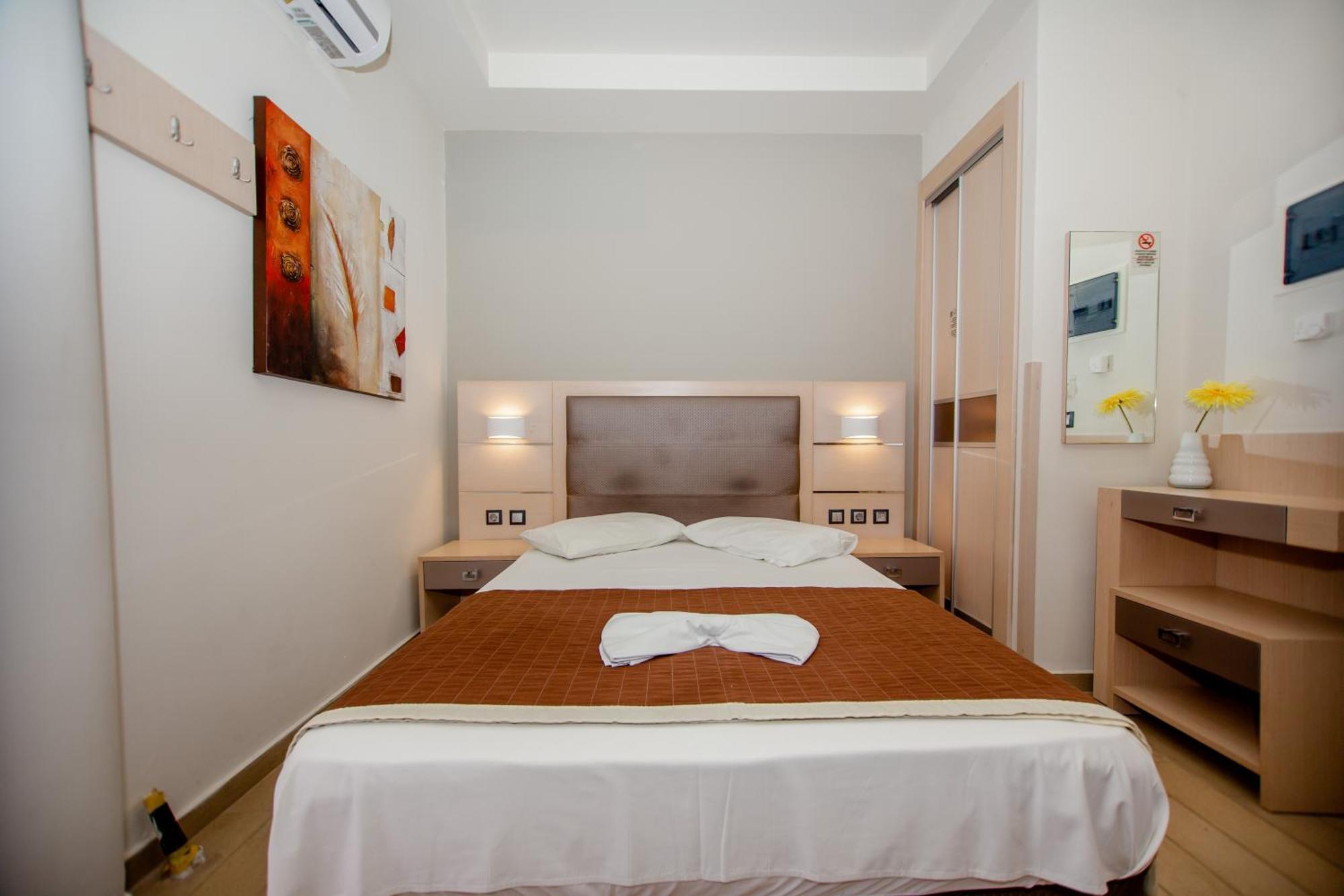 Amalia Mare Sea View Apartment Nea Vrasna Bagian luar foto